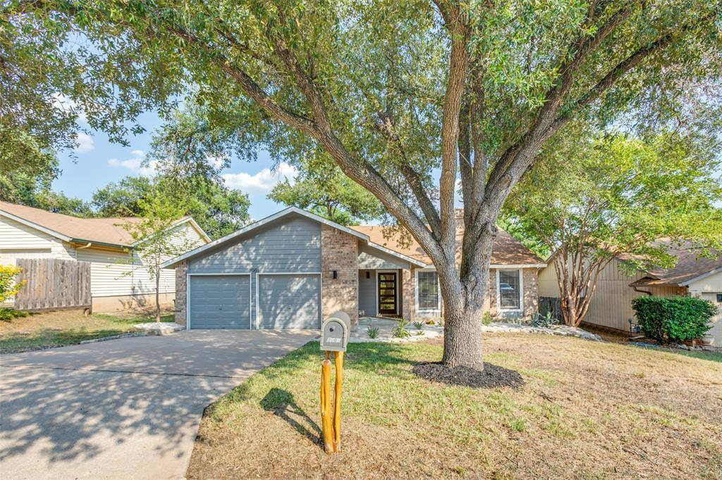 Apartment for rent at 7901 Keswick Dr, Austin, TX 78745