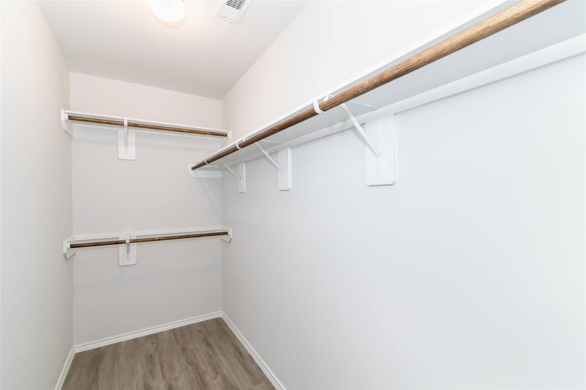 Apartment for rent at 8814 Lar-Ree Oaks Circle, Houston, TX 77028