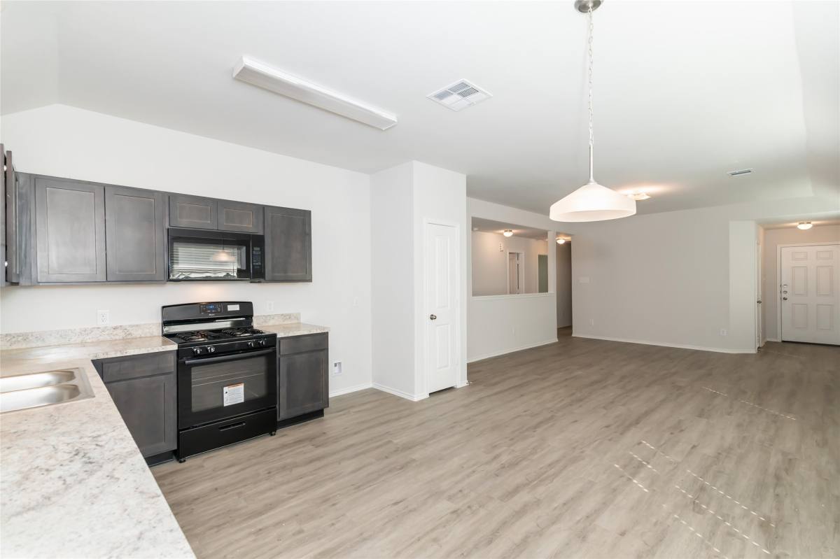 Apartment for rent at 8814 Lar-Ree Oaks Circle, Houston, TX 77028