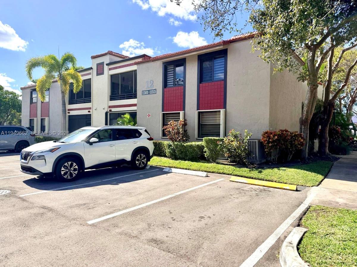 Apartment for rent at 11509 NW 10th St, Hollywood, FL 33026