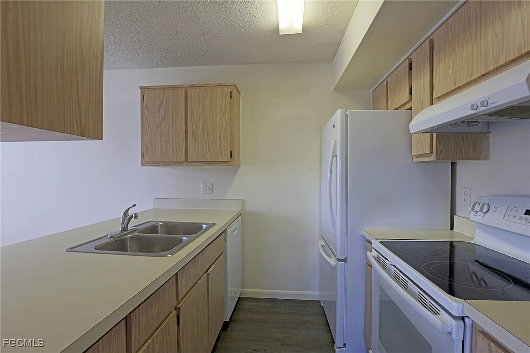Apartment for rent at 5274 Cedarbend Dr #3, Fort Myers, FL 33919