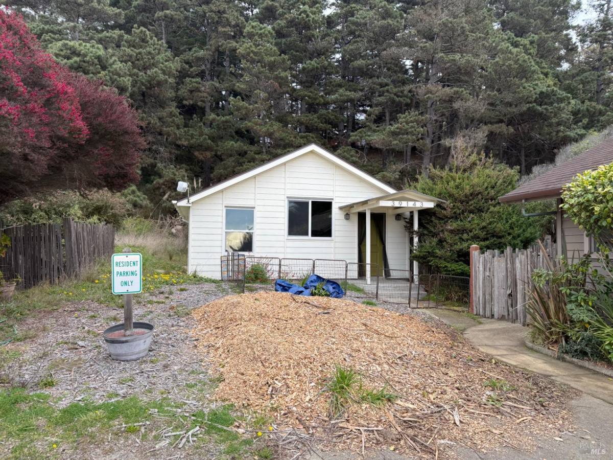 Apartment for rent at 39143 S Highway 1, Gualala, CA 95445