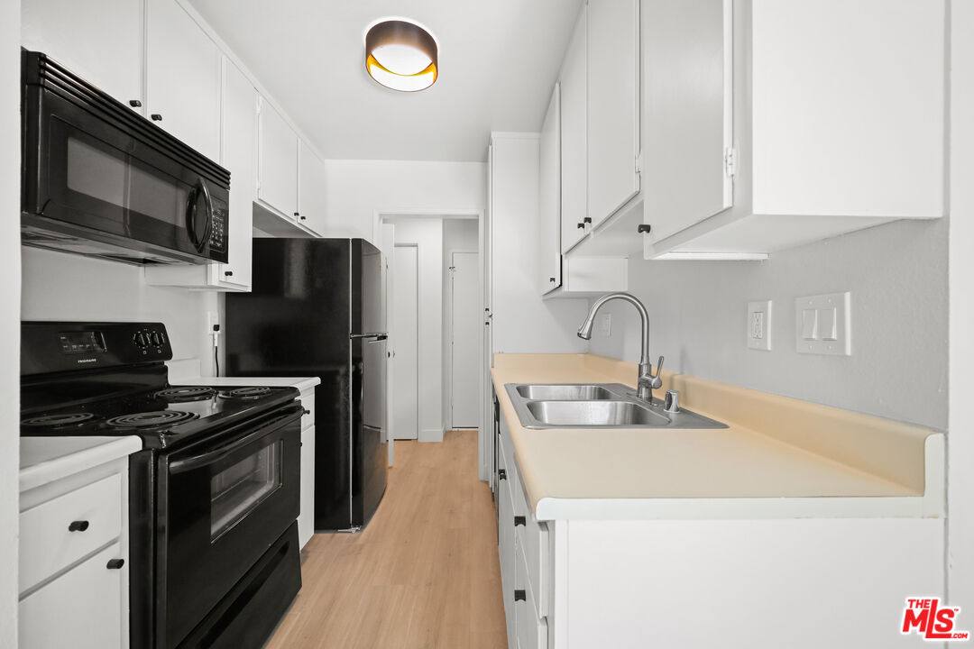Apartment for rent at 1352 S Carmelina Ave #311, Los Angeles, CA 90025