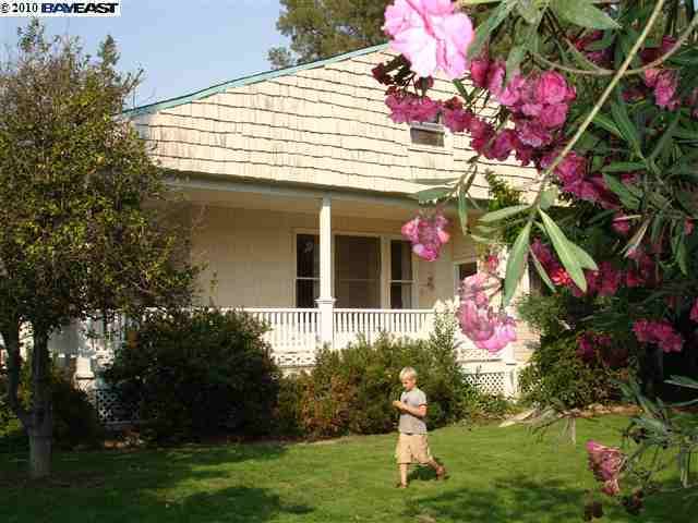 Apartment for rent at 627 Rose Ave #627-4, Pleasanton, CA 94566