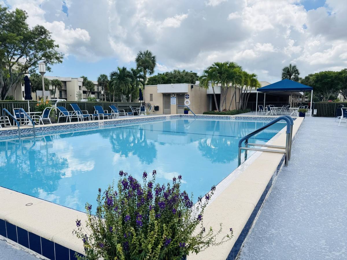 Apartment for rent at 2430 Dc Country Club Blvd #4072, Deerfield Beach, FL 33442