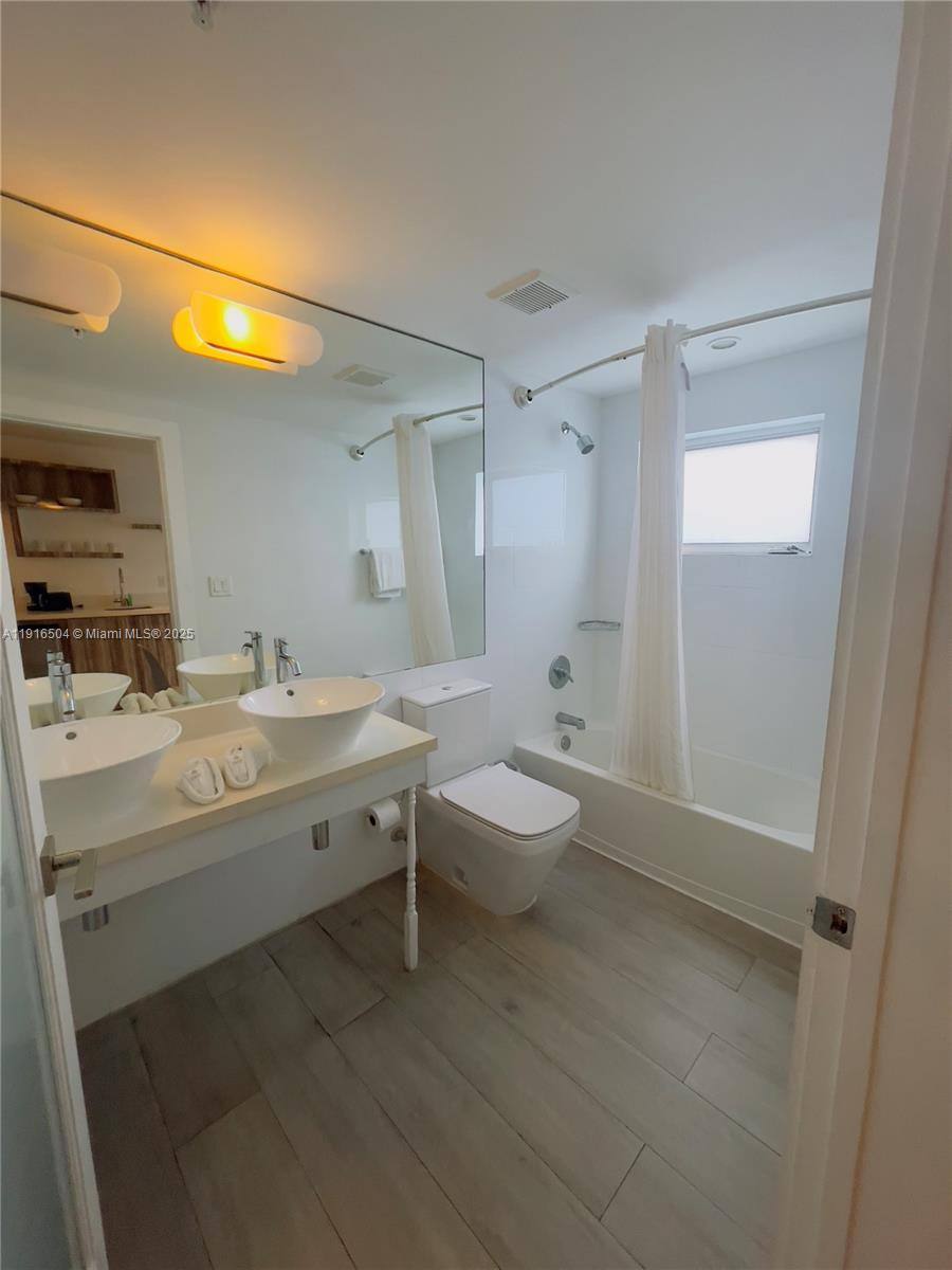 Apartment for rent at 8320 Harding Ave #606, Miami Beach, FL 33141