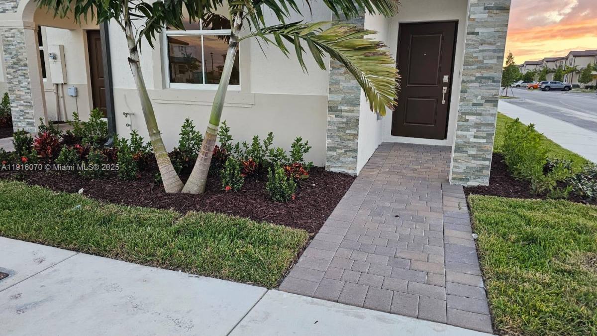 Townhouse for rent at 2618 SE 27th Court, Homestead, FL 33035