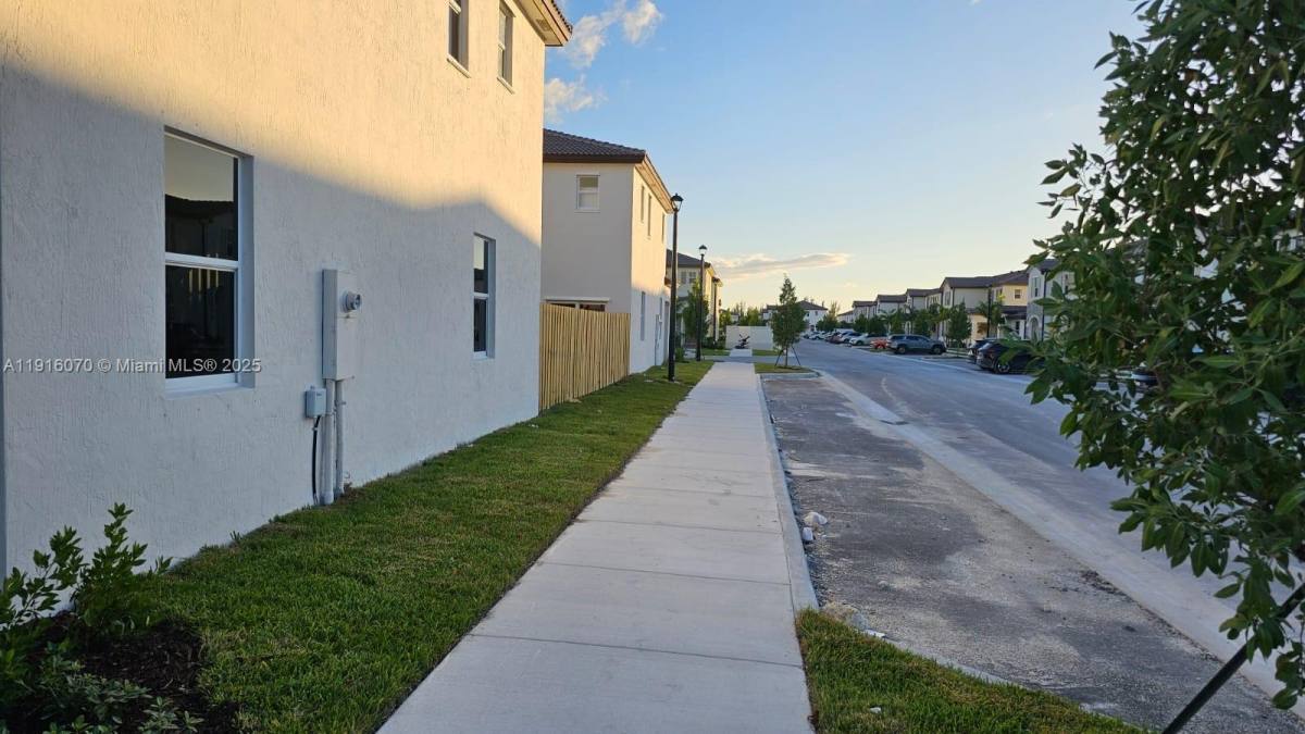 Townhouse for rent at 2618 SE 27th Court, Homestead, FL 33035