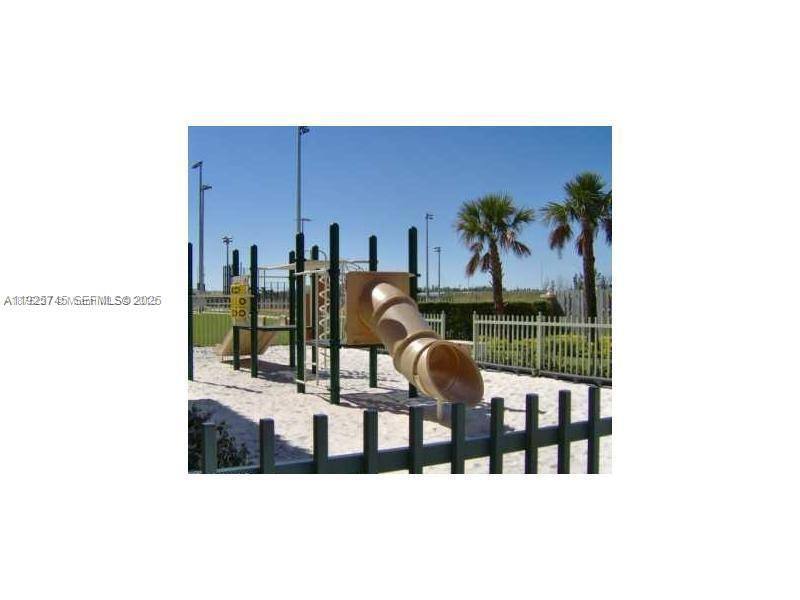 Townhouse for rent at 6015 NW 116 Place #468, Miami, FL 33178