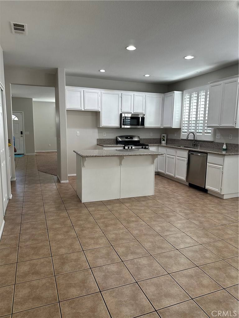 Apartment for rent at 15387 Avenida Fiesta, Moreno Valley, CA 92555