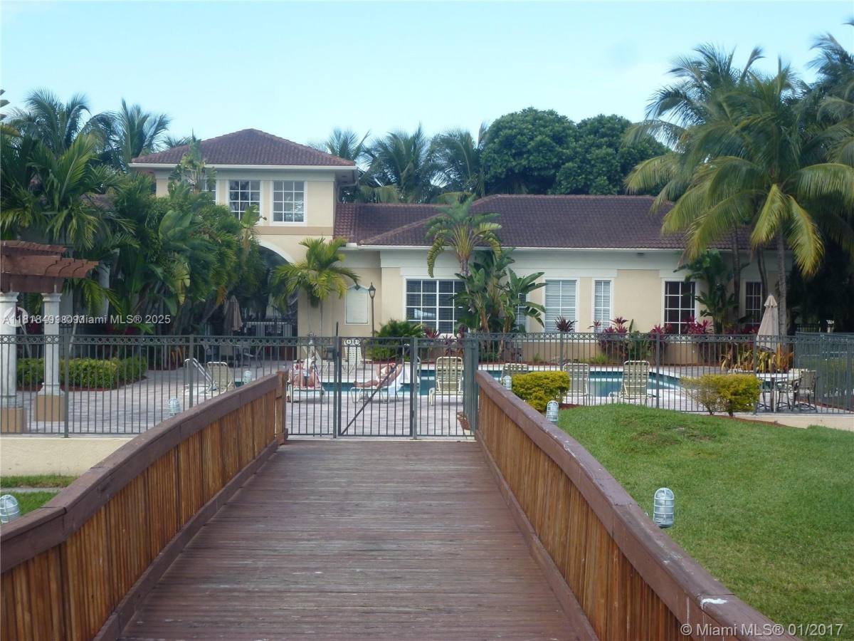 Condo for rent at 2474 Centergate Dr #204, Hollywood, FL 33025