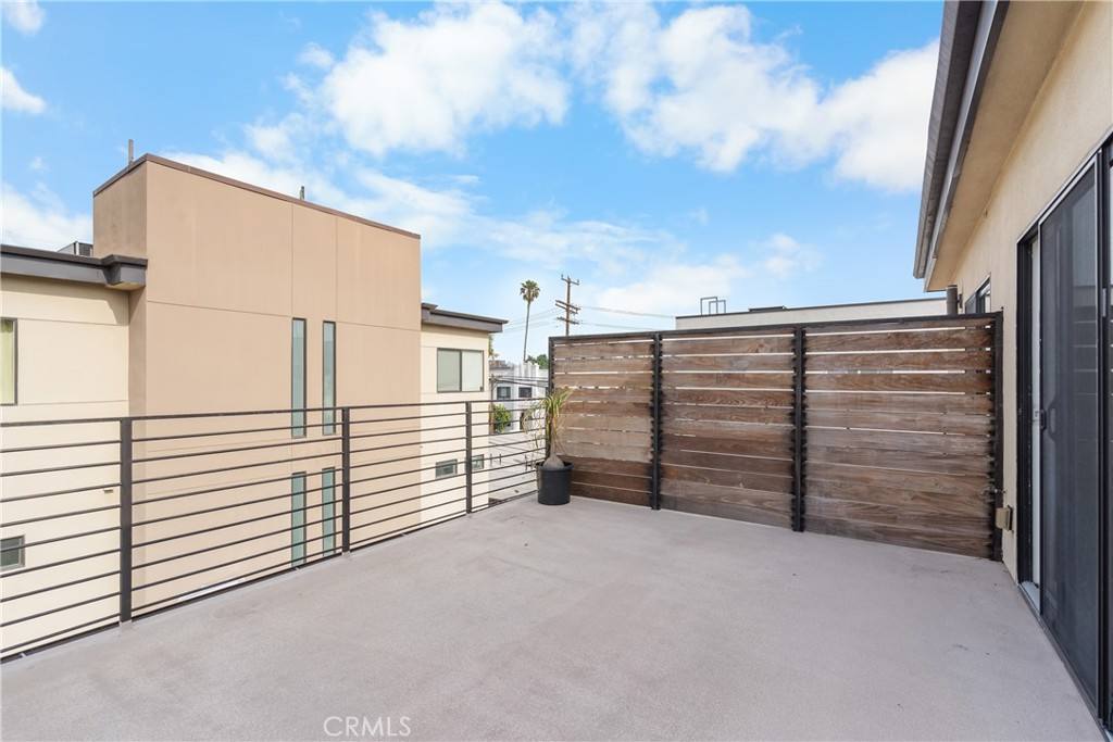 Apartment for rent at 6009 1 2 Barton Ave, Los Angeles, CA 90038