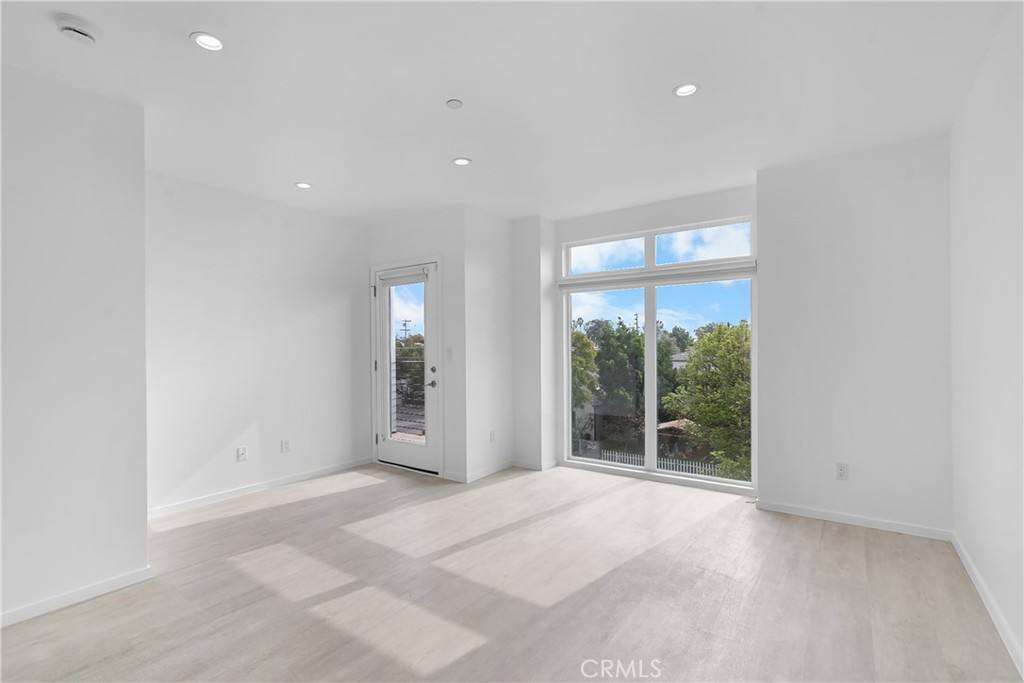 Apartment for rent at 6009 1 2 Barton Ave, Los Angeles, CA 90038