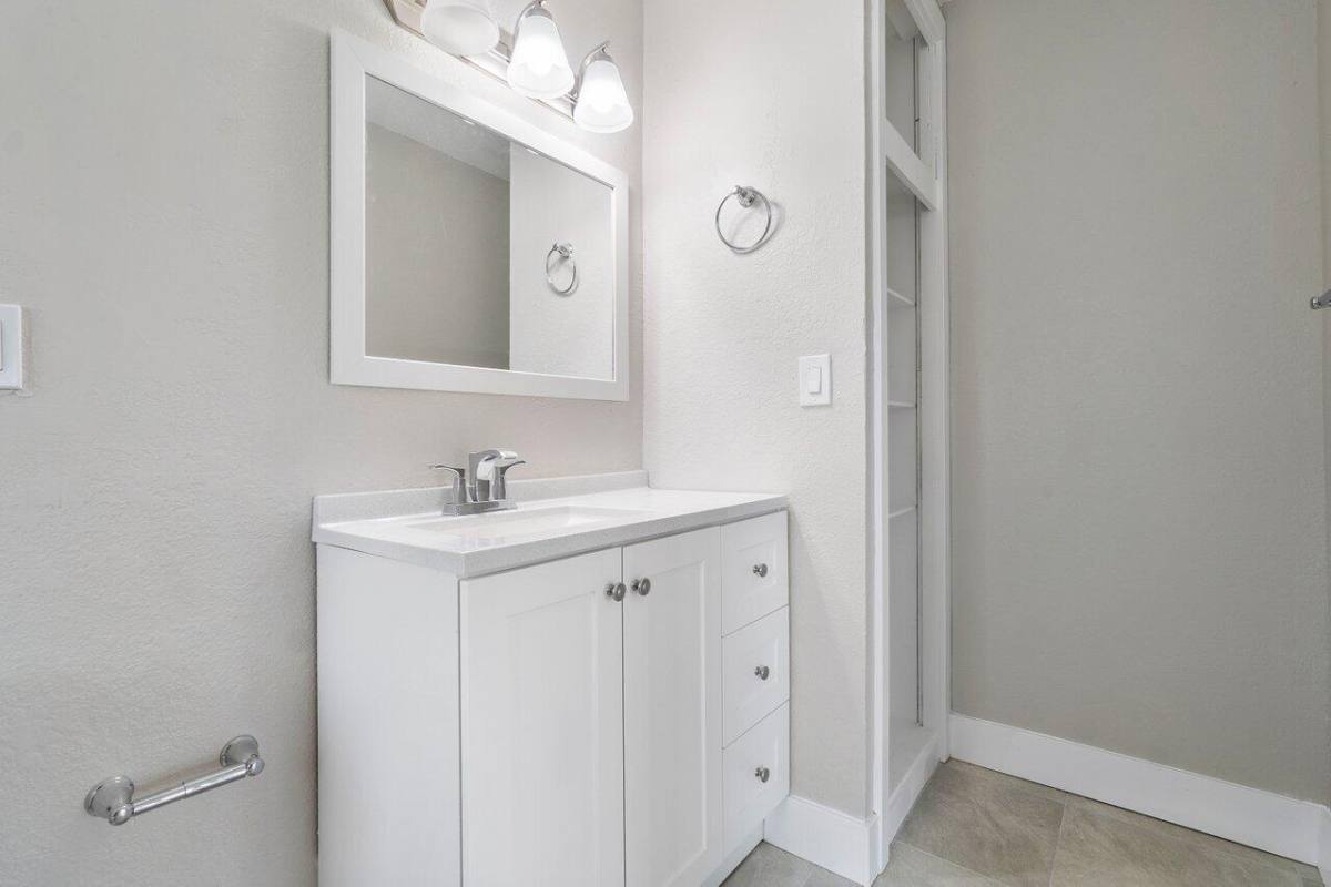 Apartment for rent at 245 SW 6th St #245, Boca Raton, FL 33432