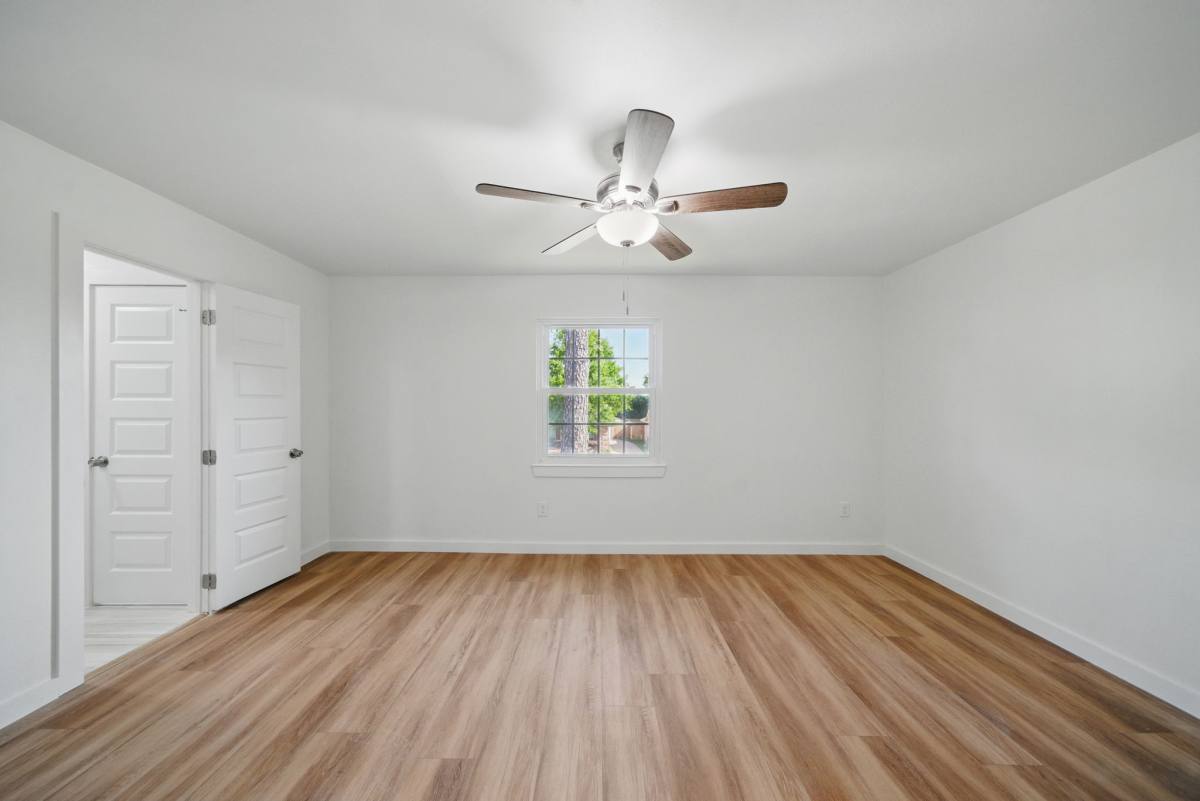Apartment for rent at 9711 Derrik Dr, Houston, TX 77080