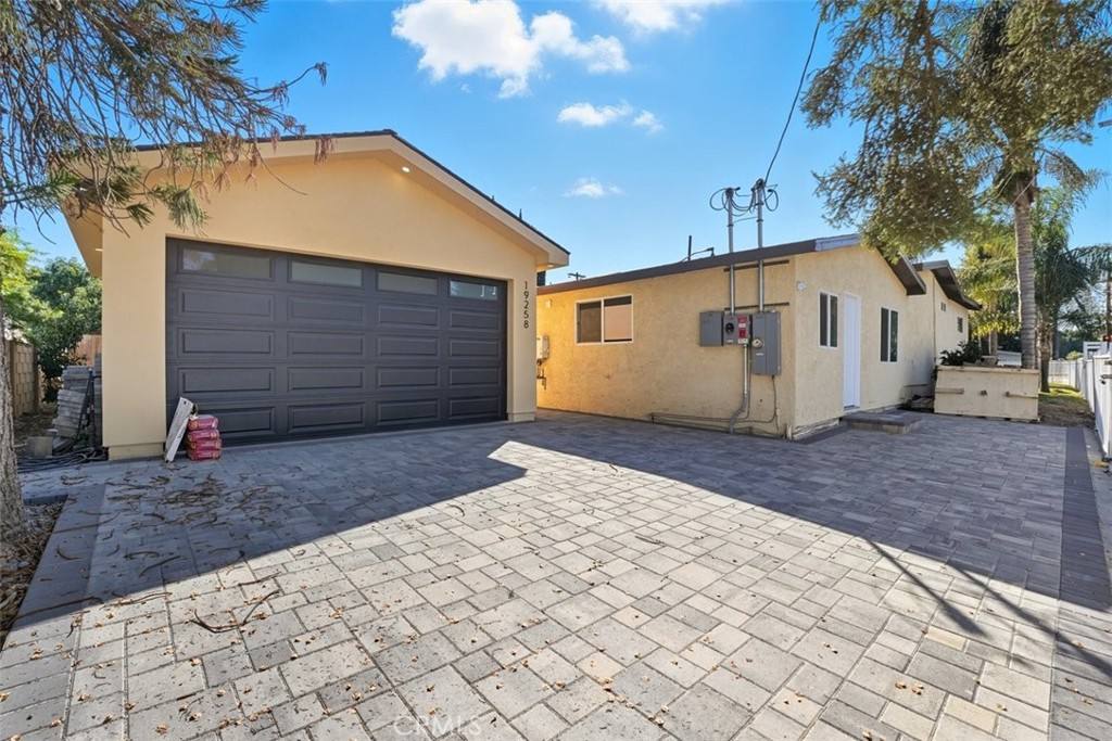 Apartment for rent at 7960 Tampa Ave, Reseda, CA 91335