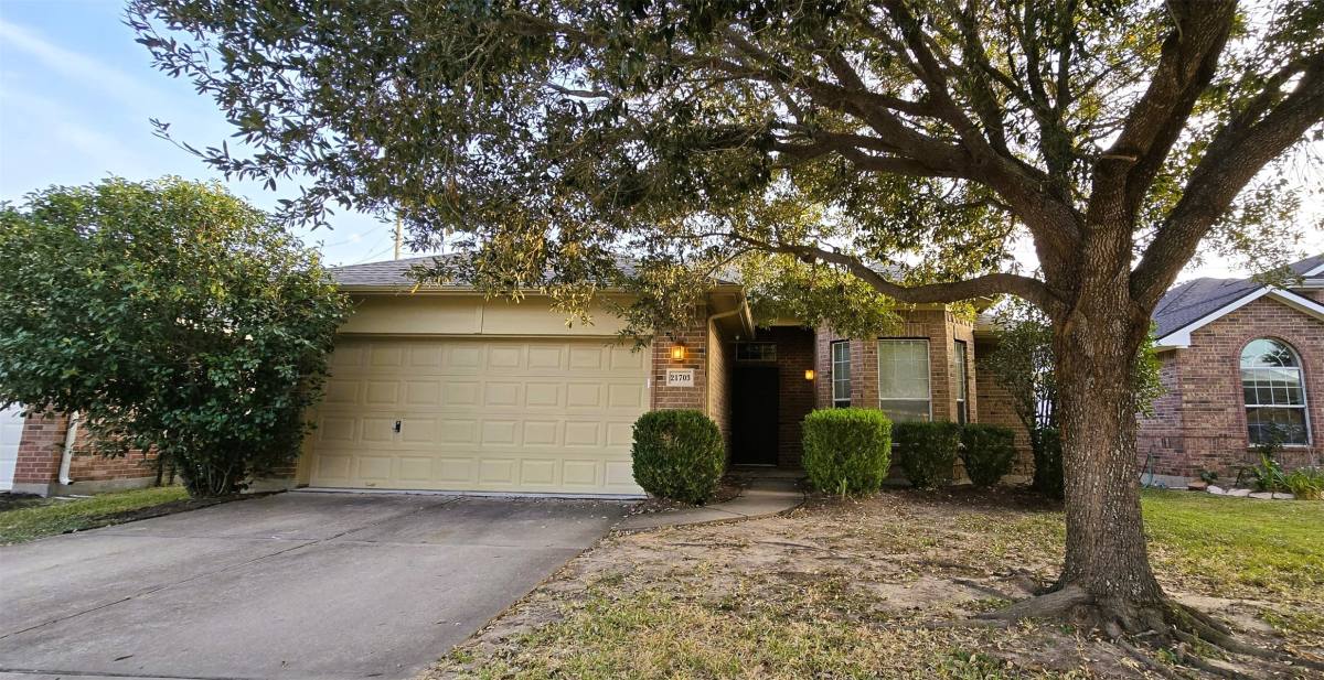 Apartment for rent at 21703 Sierra Long Dr, Richmond, TX 77407