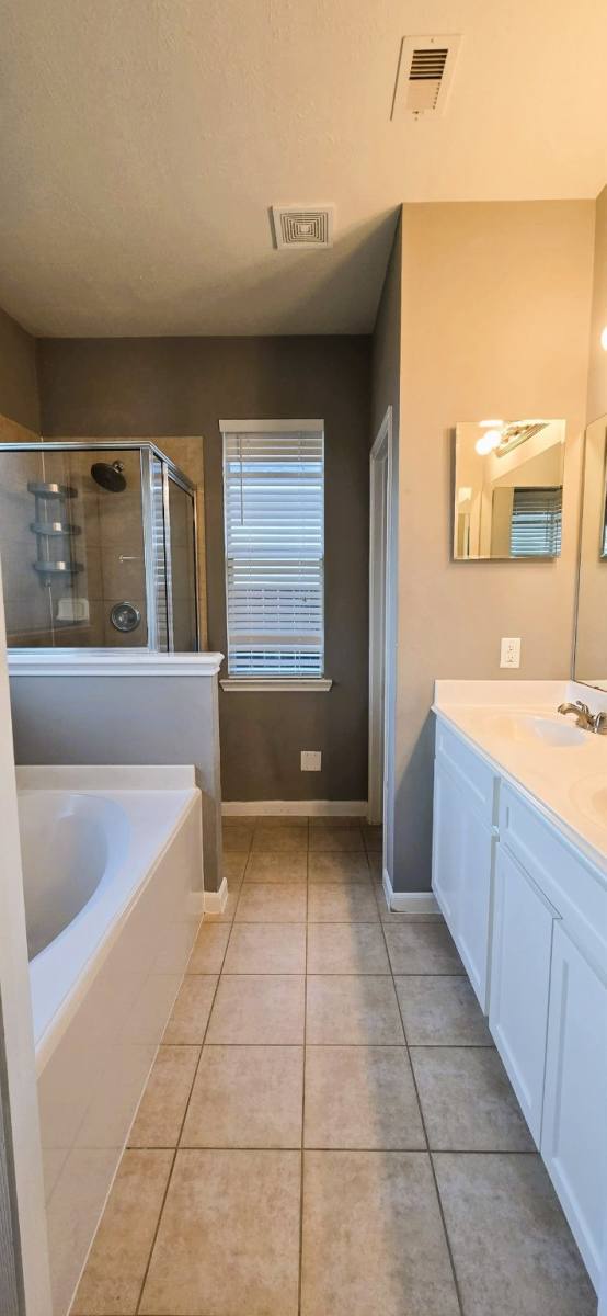 Apartment for rent at 21703 Sierra Long Dr, Richmond, TX 77407