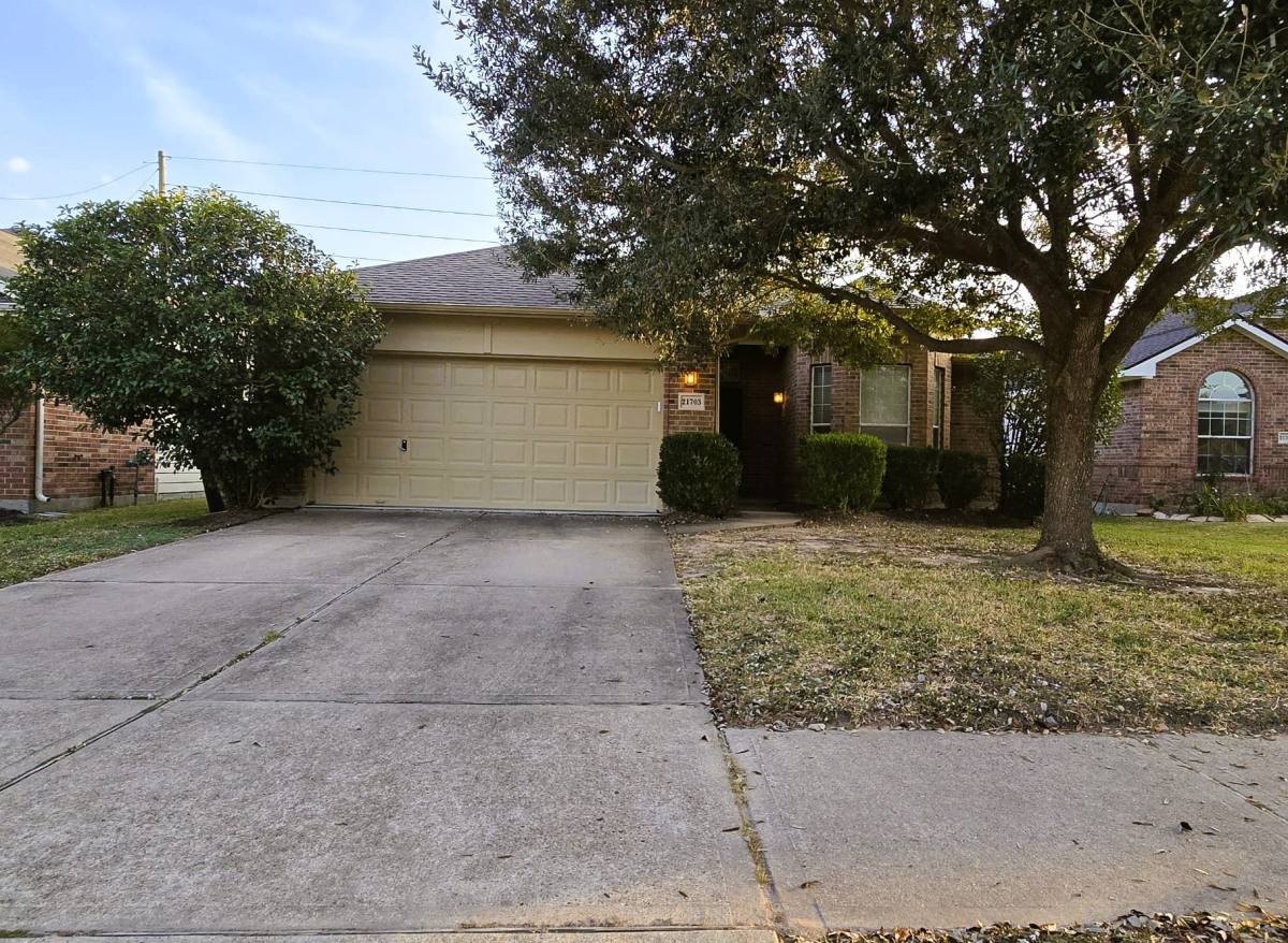 Apartment for rent at 21703 Sierra Long Dr, Richmond, TX 77407