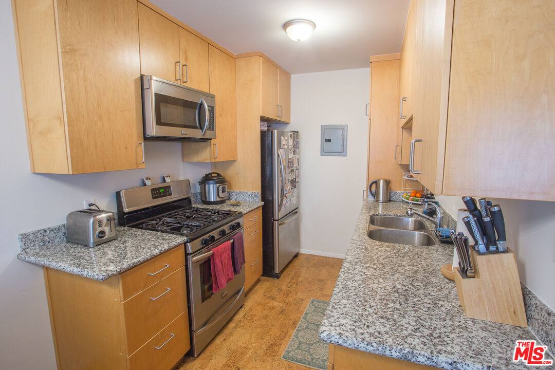 Condo for rent at 4209 McLaughlin Ave #4, Los Angeles, CA 90066