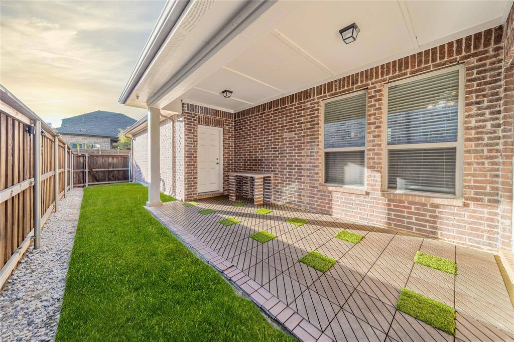 Apartment for rent at 3916 Jasmine Fox Lane, Arlington, TX 76005