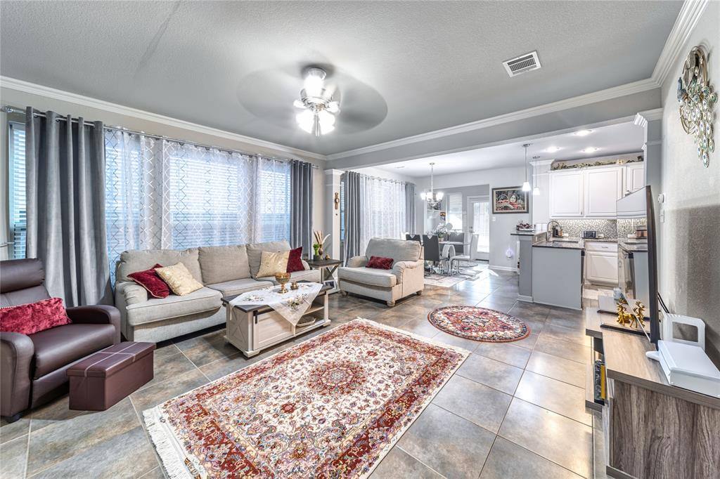Apartment for rent at 3916 Jasmine Fox Lane, Arlington, TX 76005