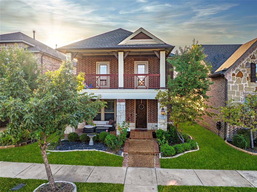Apartment for rent at 3916 Jasmine Fox Lane, Arlington, TX 76005