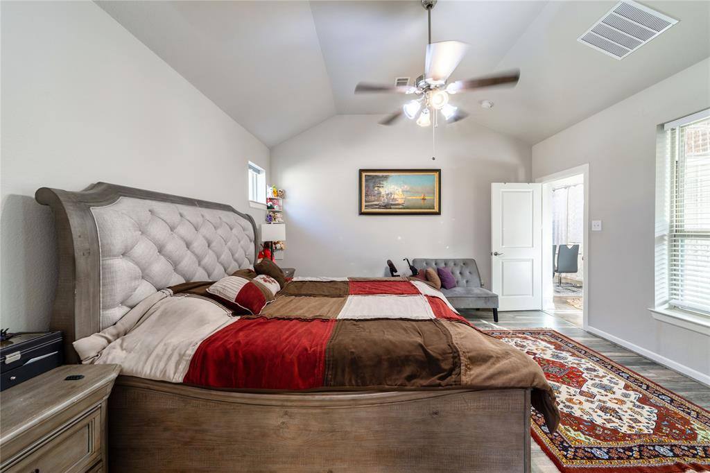 Apartment for rent at 3916 Jasmine Fox Lane, Arlington, TX 76005