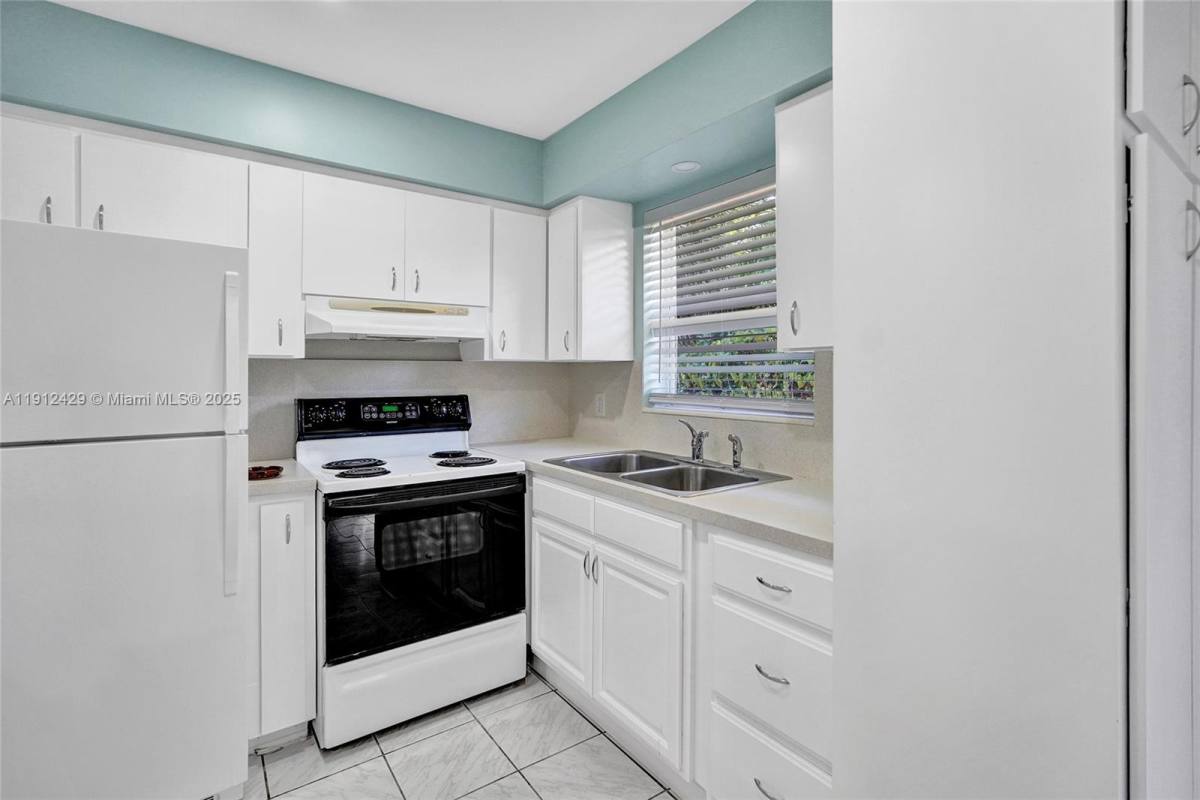 Apartment for rent at 720 SE 15th St #7202R, Fort Lauderdale, FL 33316