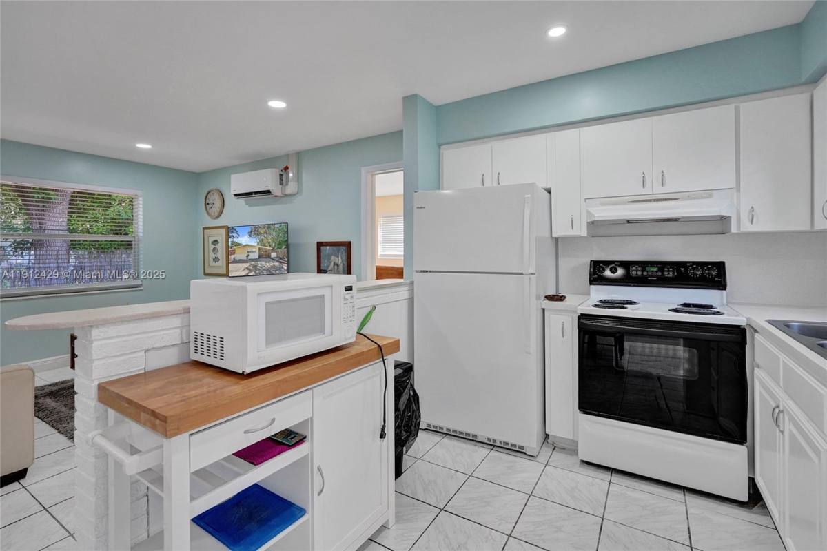 Apartment for rent at 720 SE 15th St #7202R, Fort Lauderdale, FL 33316