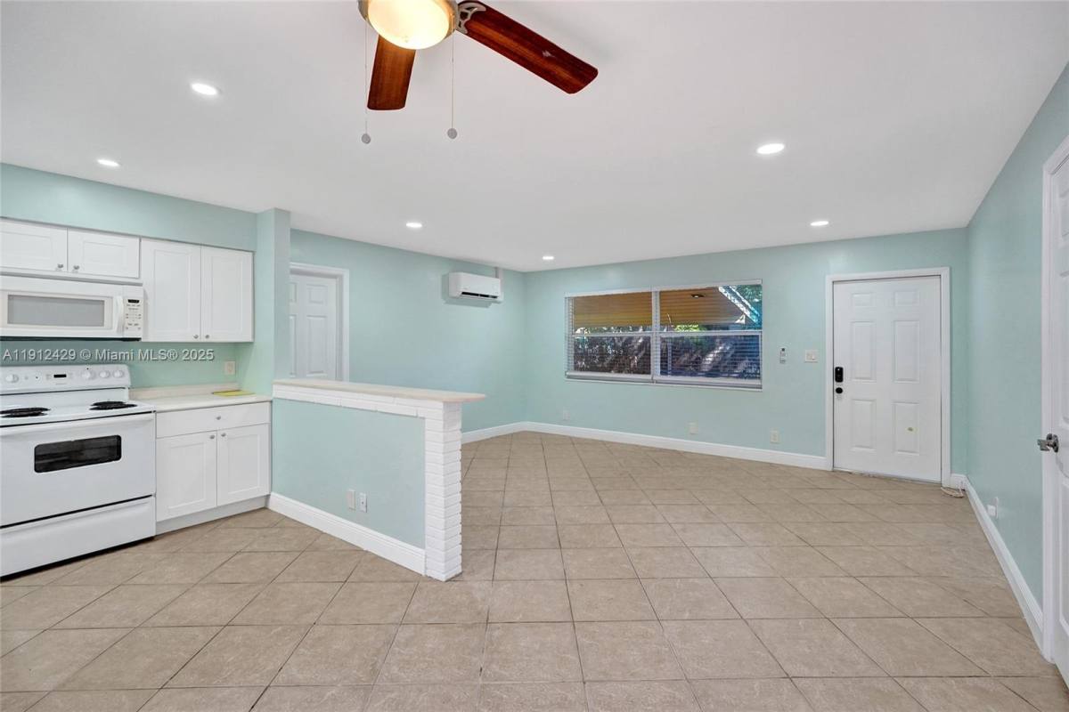 Apartment for rent at 720 SE 15th St #7202R, Fort Lauderdale, FL 33316