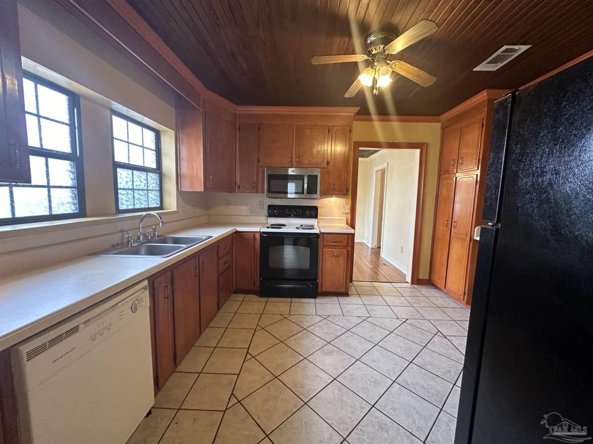 Apartment for rent at 545 S 2nd St #545, Pensacola, FL 32507