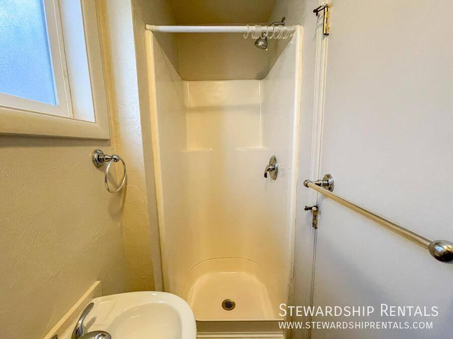 Apartment for rent at 1793 Patterson Alley #9, Eugene, OR 97401