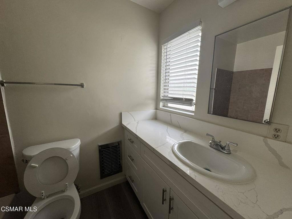 Apartment for rent at 13507 Victory Blvd #11, Van Nuys, CA 91401