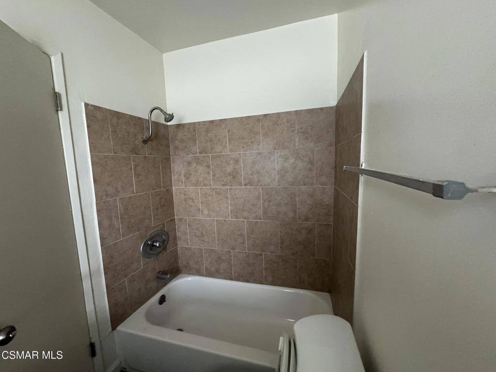 Apartment for rent at 13507 Victory Blvd #11, Van Nuys, CA 91401