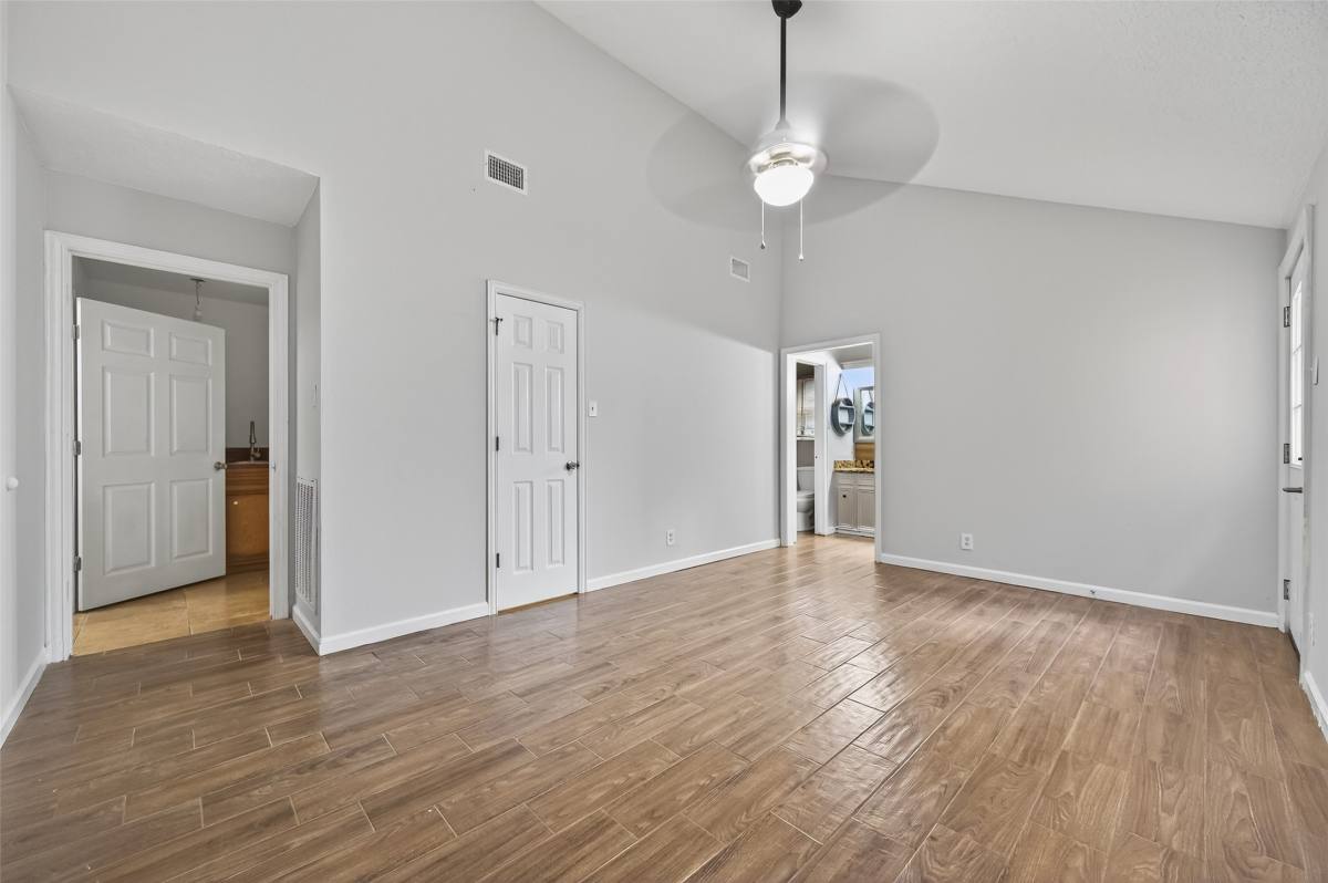 Apartment for rent at 6102 Crakston St, Houston, TX 77084