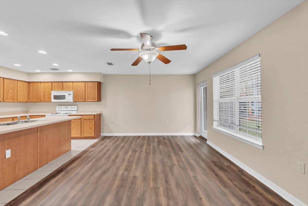 Townhouse for rent at 16 Woodham Ave #102, Fort Walton Beach, FL 32547