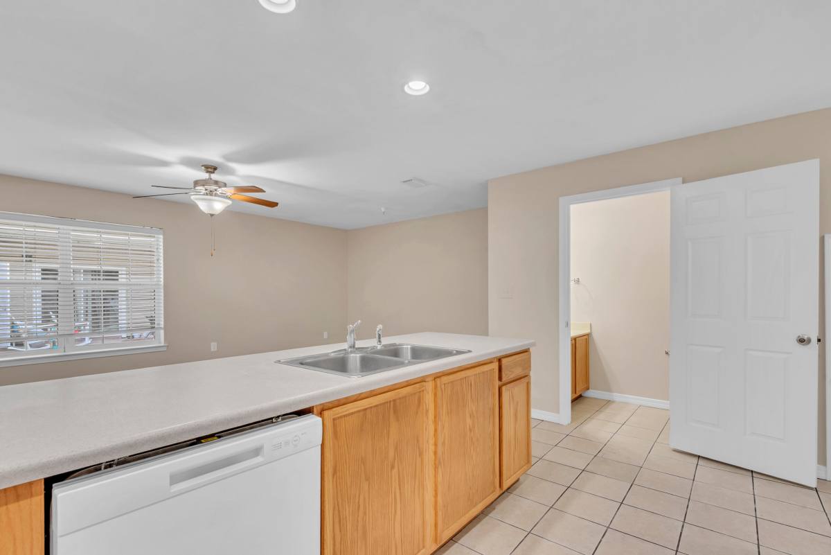 Townhouse for rent at 16 Woodham Ave #102, Fort Walton Beach, FL 32547