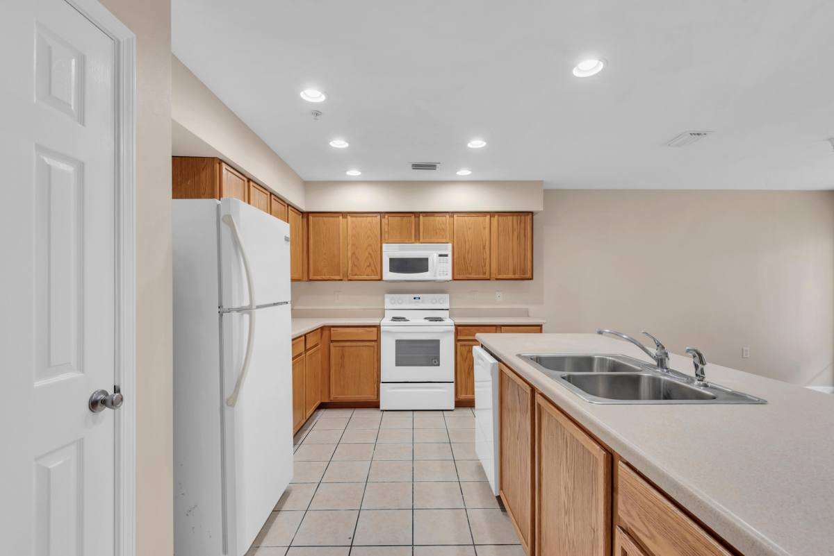 Townhouse for rent at 16 Woodham Ave #102, Fort Walton Beach, FL 32547