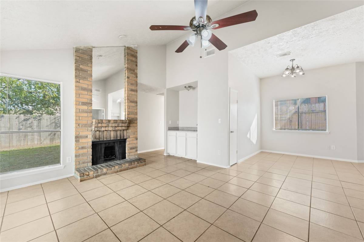 Apartment for rent at 10746 Staghill Dr, Houston, TX 77064