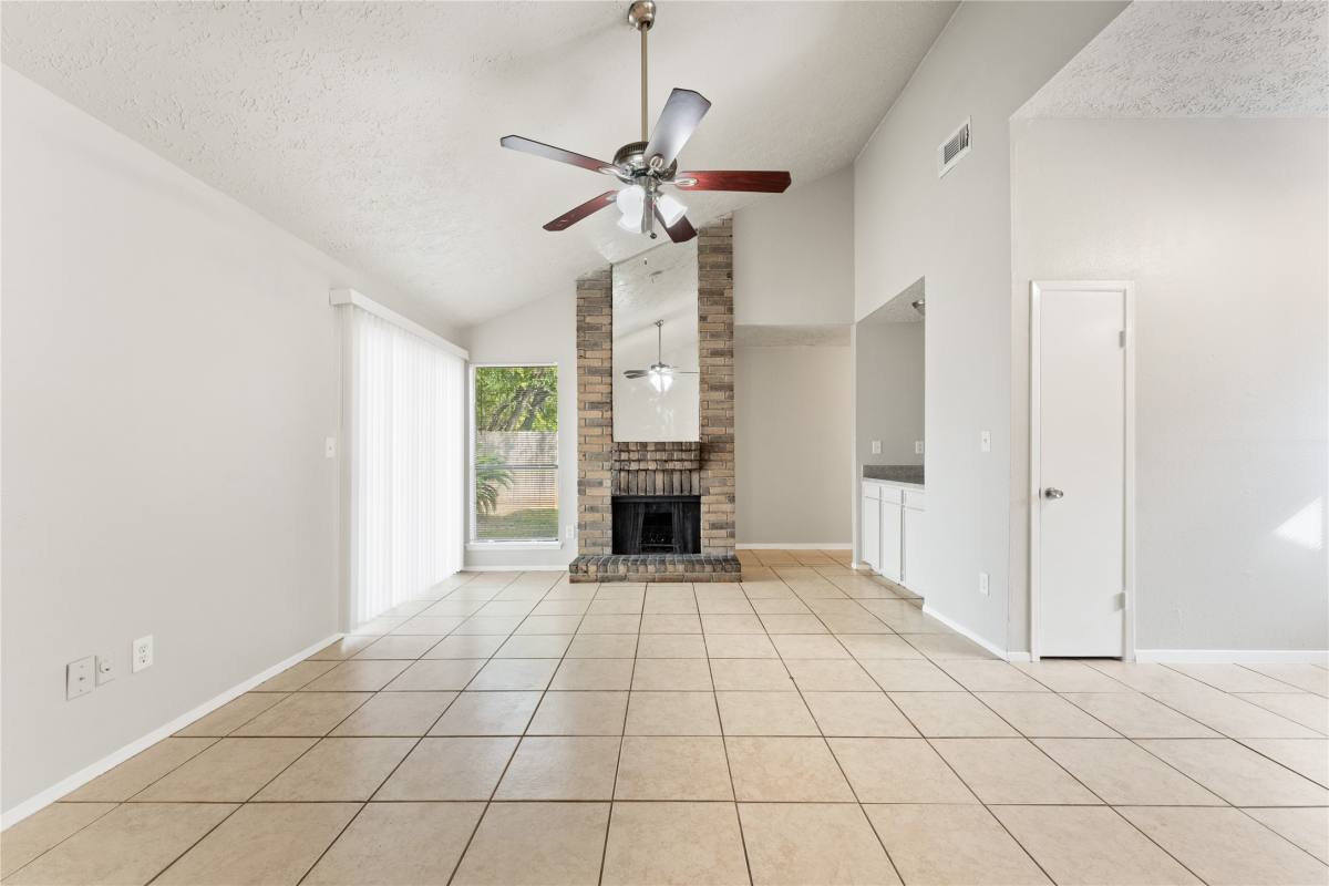 Apartment for rent at 10746 Staghill Dr, Houston, TX 77064
