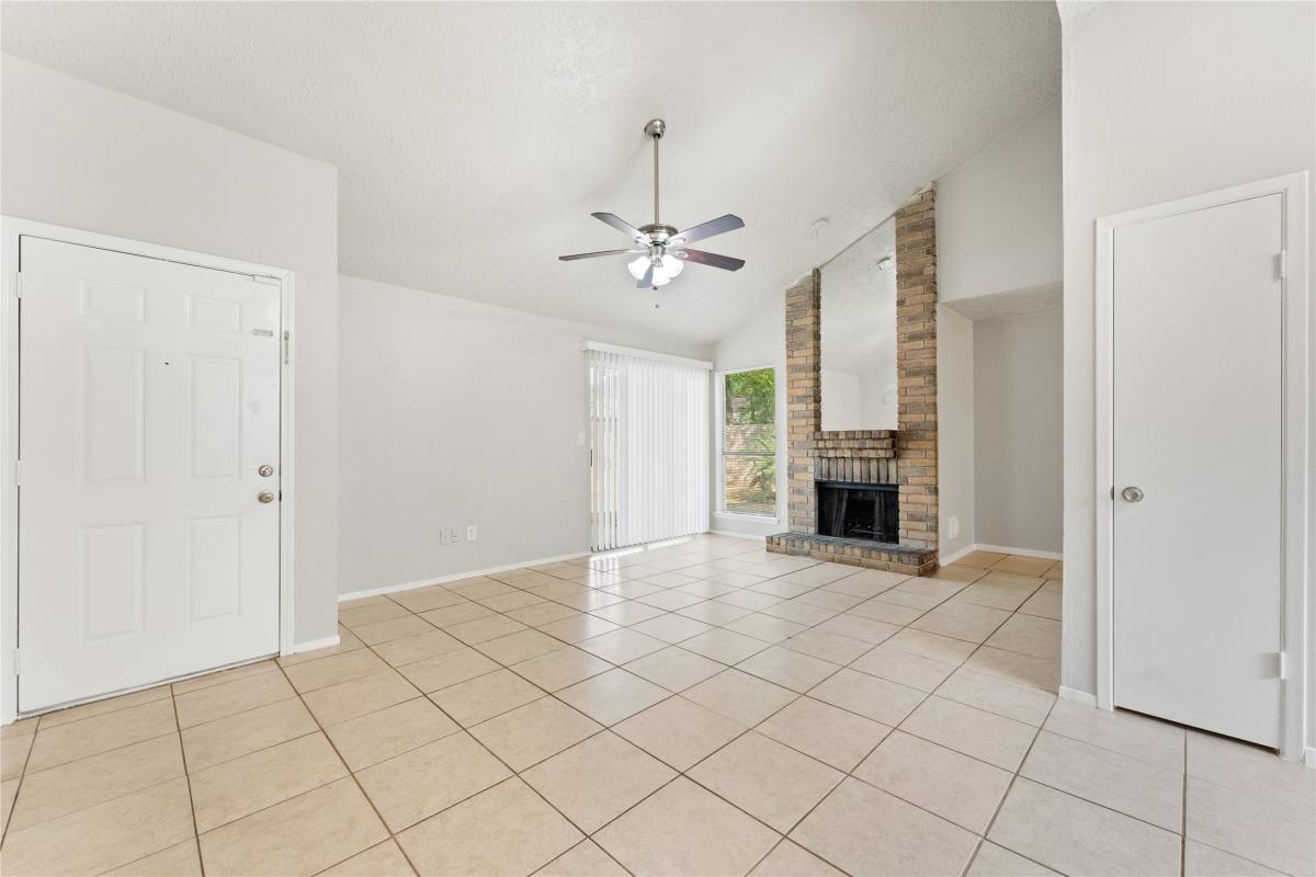 Apartment for rent at 10746 Staghill Dr, Houston, TX 77064