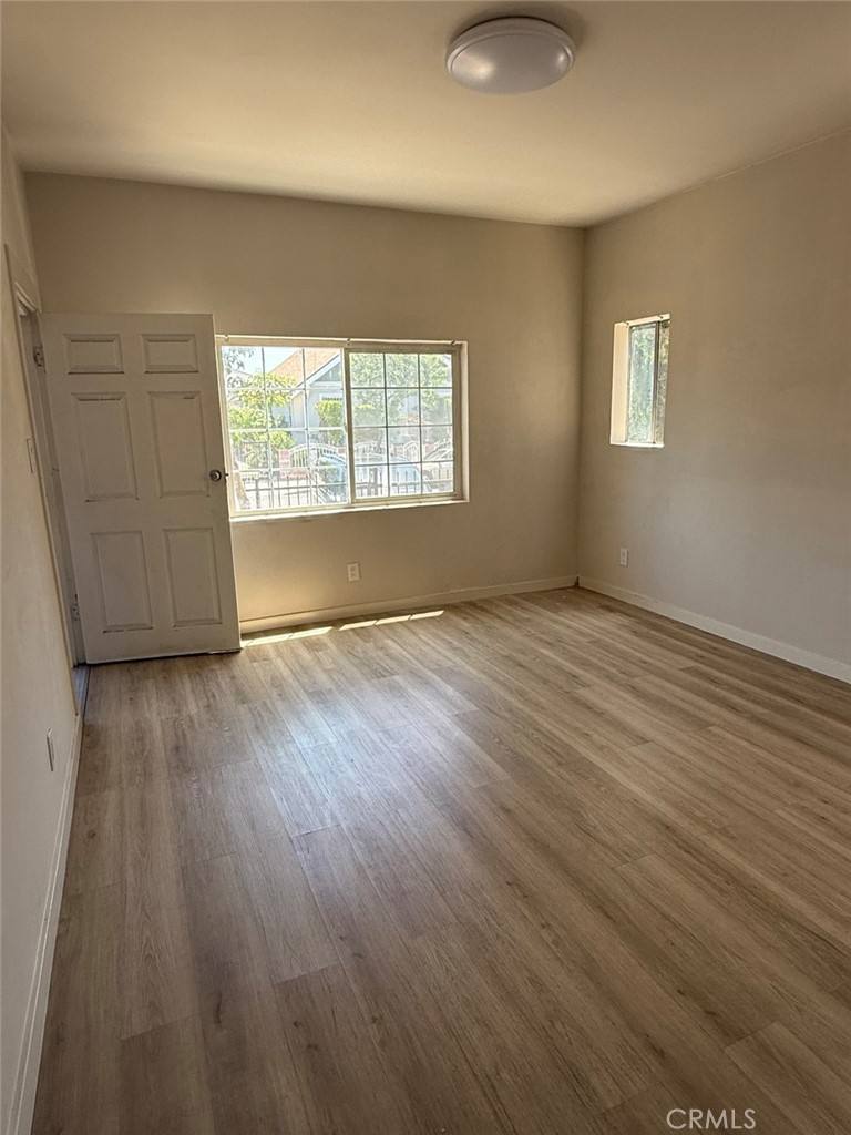 Apartment for rent at 1231 S Mariposa Ave, Los Angeles, CA 90006
