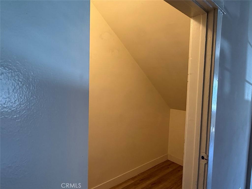 Apartment for rent at 1231 S Mariposa Ave, Los Angeles, CA 90006