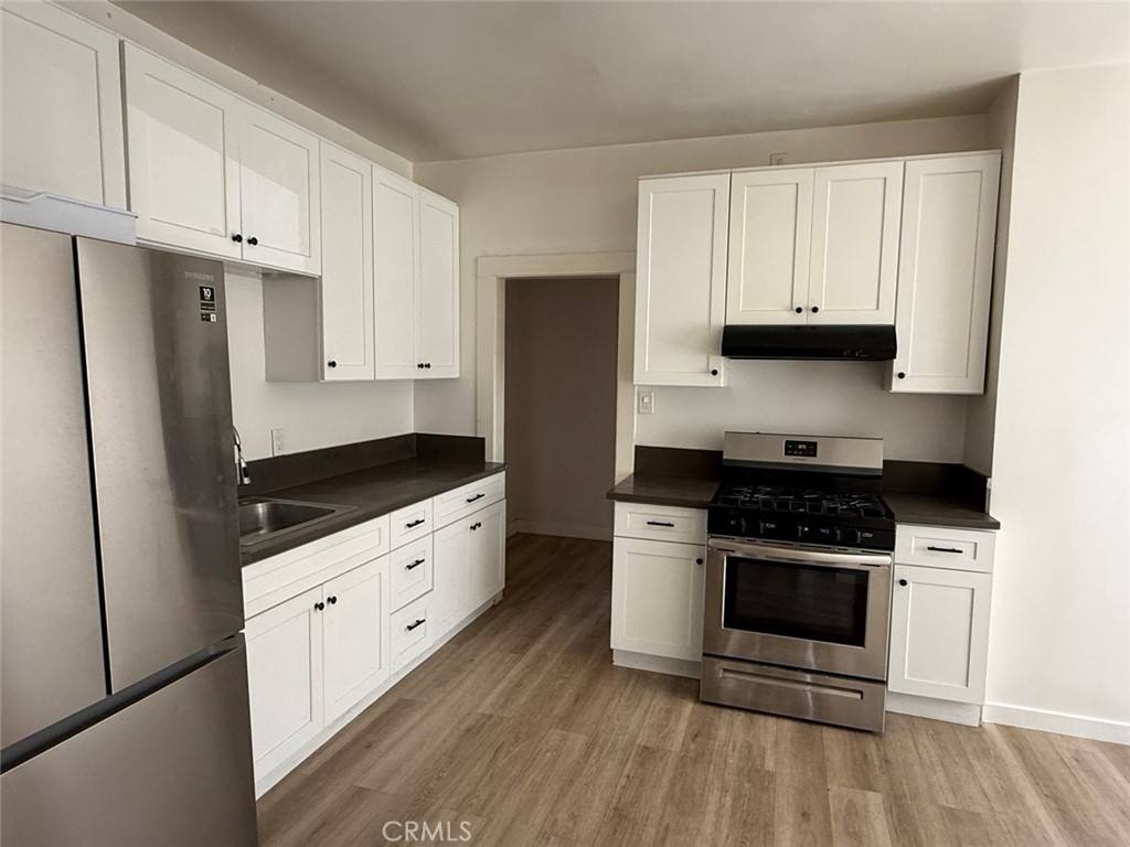 Apartment for rent at 1231 S Mariposa Ave, Los Angeles, CA 90006