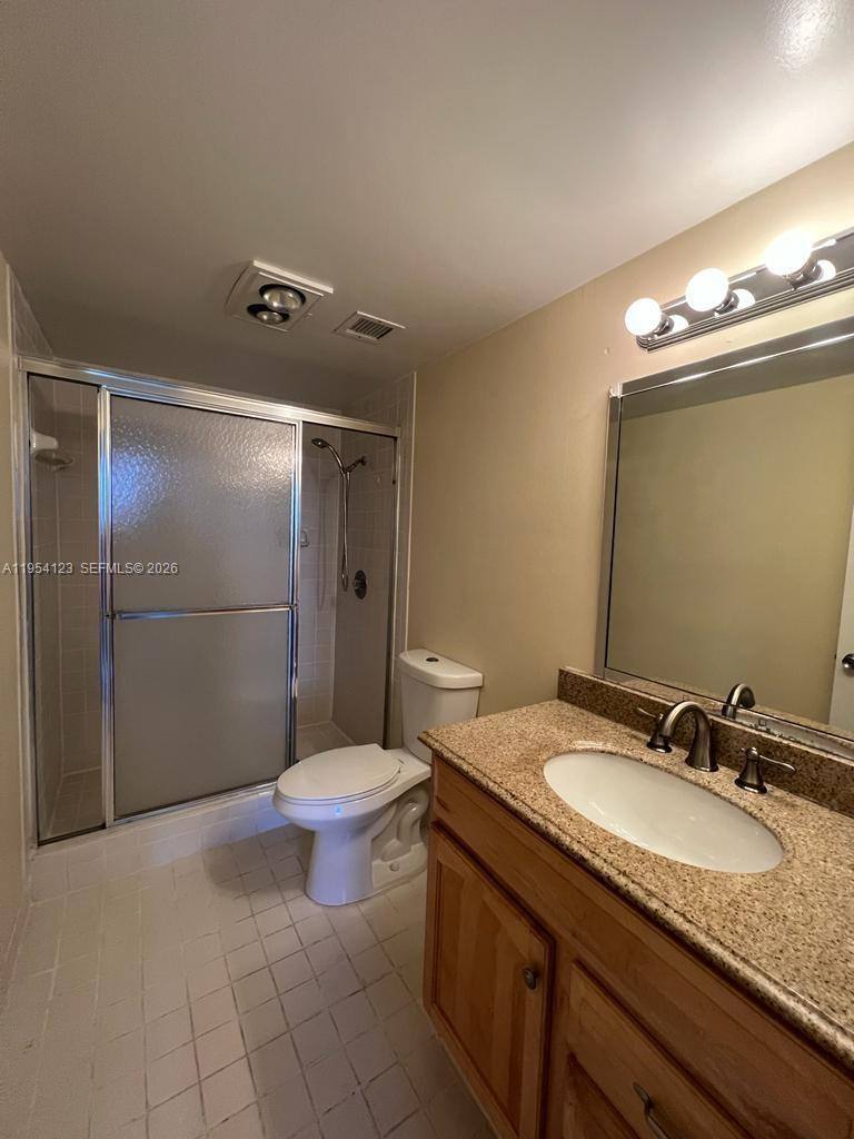 Apartment for rent at 901 Hillcrest Dr #409, Hollywood, FL 33021
