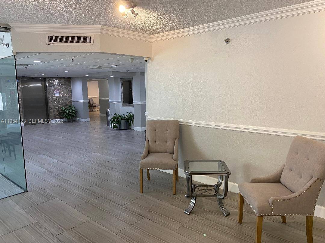 Apartment for rent at 901 Hillcrest Dr #409, Hollywood, FL 33021