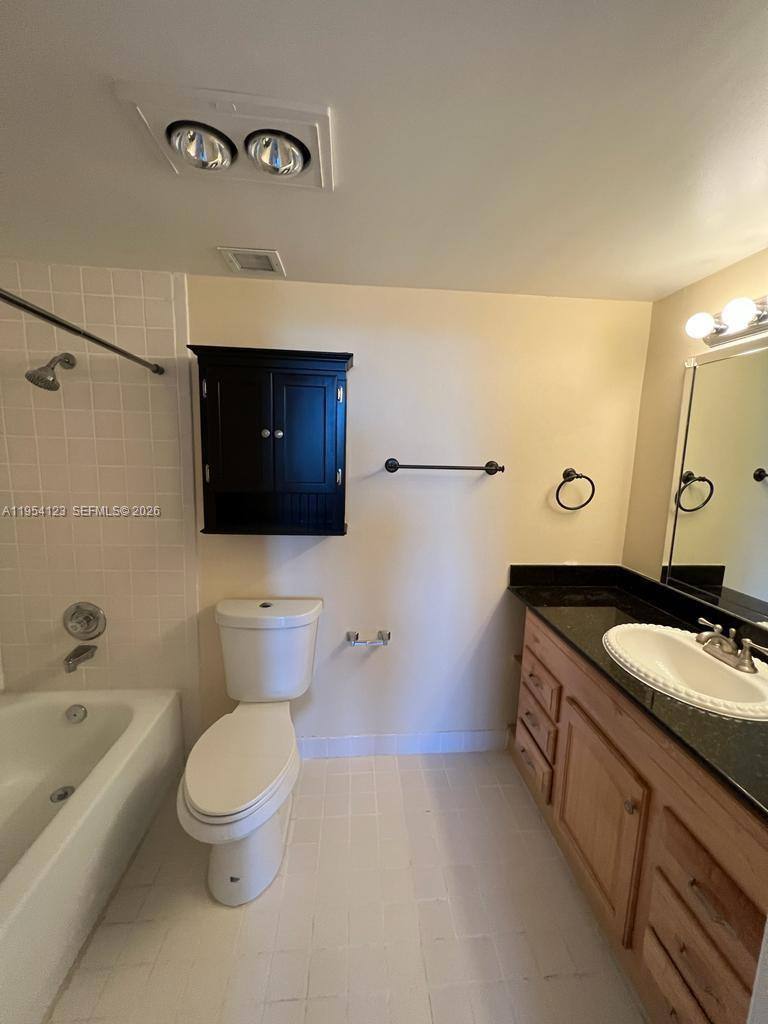 Apartment for rent at 901 Hillcrest Dr #409, Hollywood, FL 33021