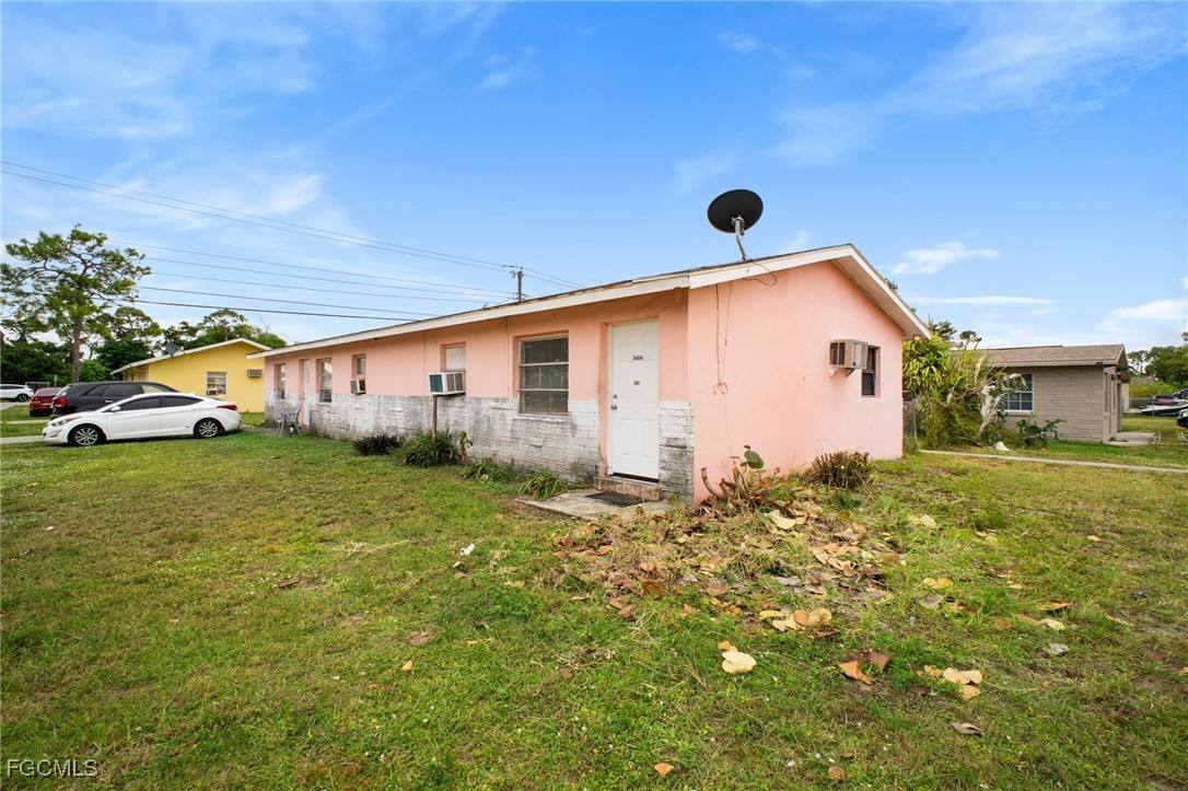 Apartment for rent at 1604 Oak Dr, Fort Myers, FL 33907