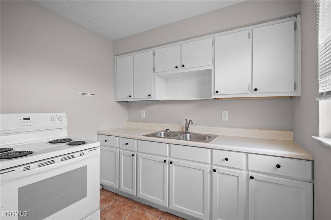 Apartment for rent at 1604 Oak Dr, Fort Myers, FL 33907
